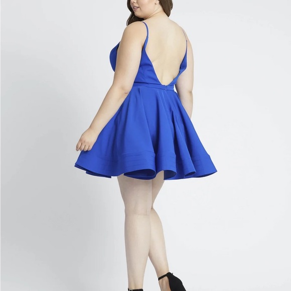 Mac Duggal 49225 Spaghetti Strap Backless Dress SIZE 20W - Picture 2 of 4